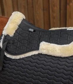 Lammfell Sattelkissen