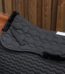 Sattelkissen mit Synthetik-Fell